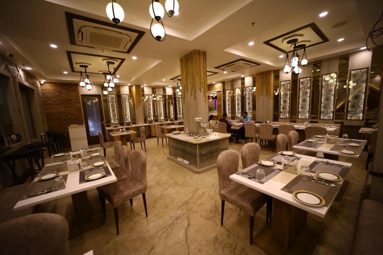 Prime Land Hotel Varanasi Exterior photo