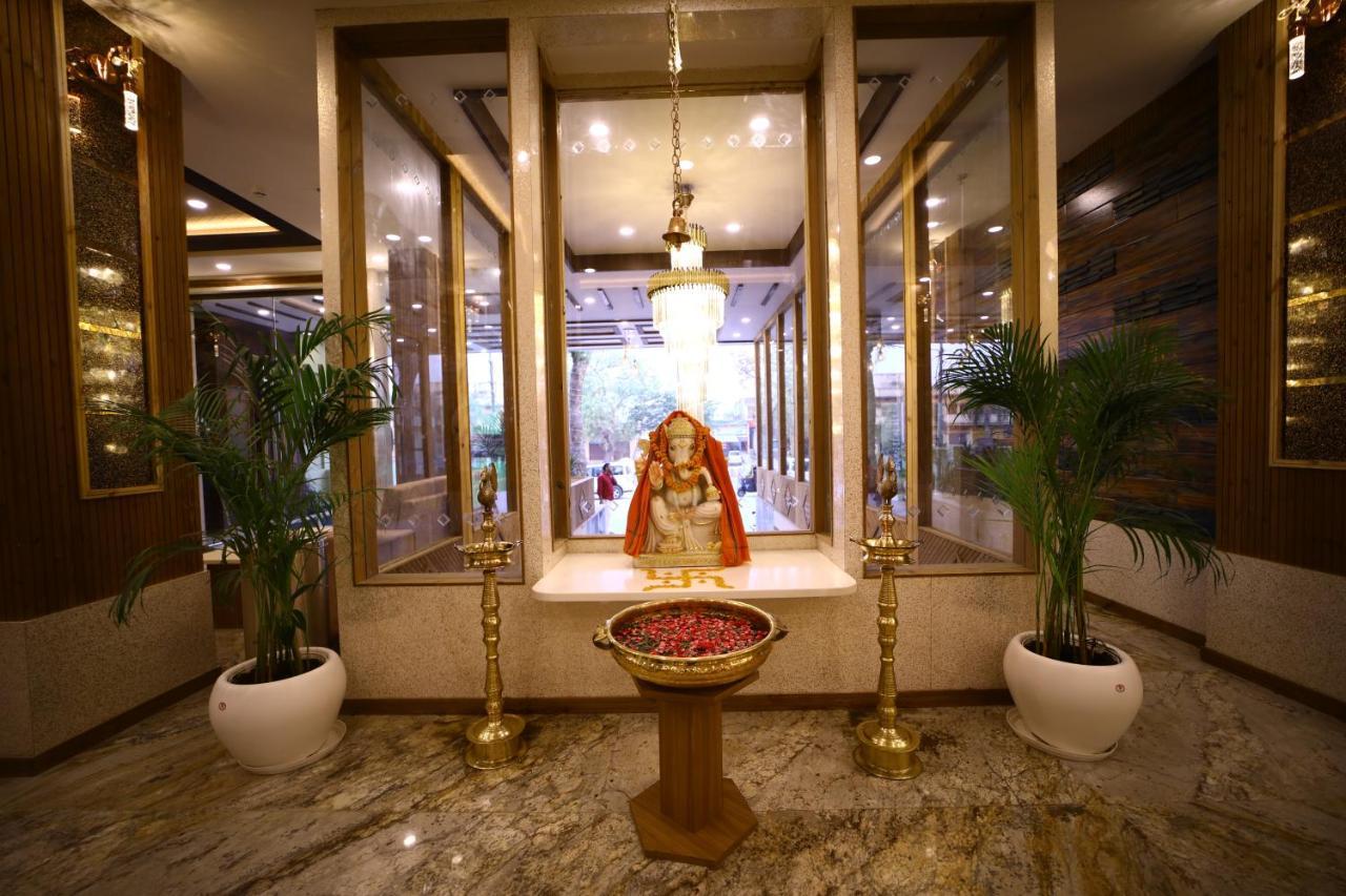 Prime Land Hotel Varanasi Exterior photo