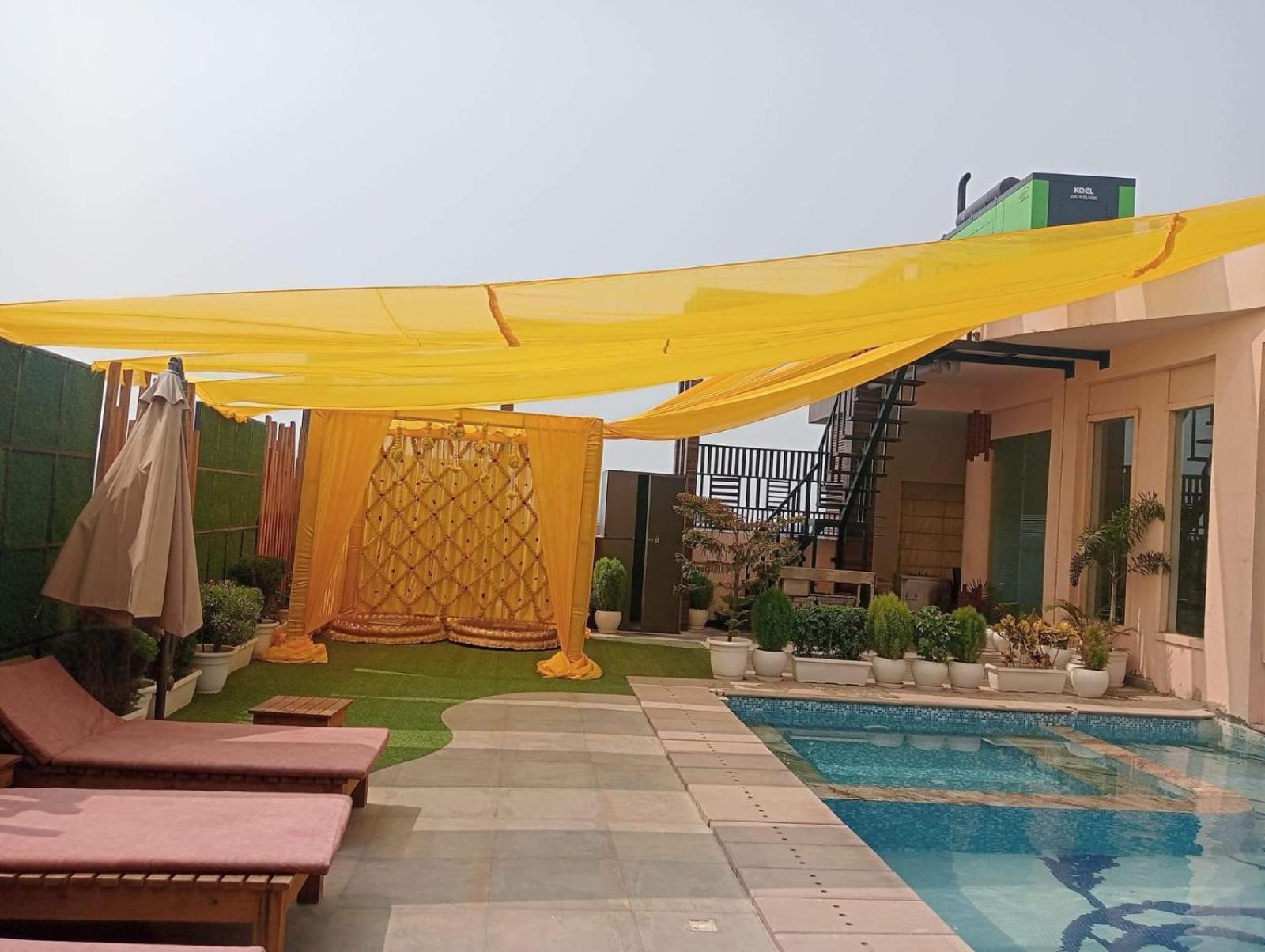 Prime Land Hotel Varanasi Exterior photo