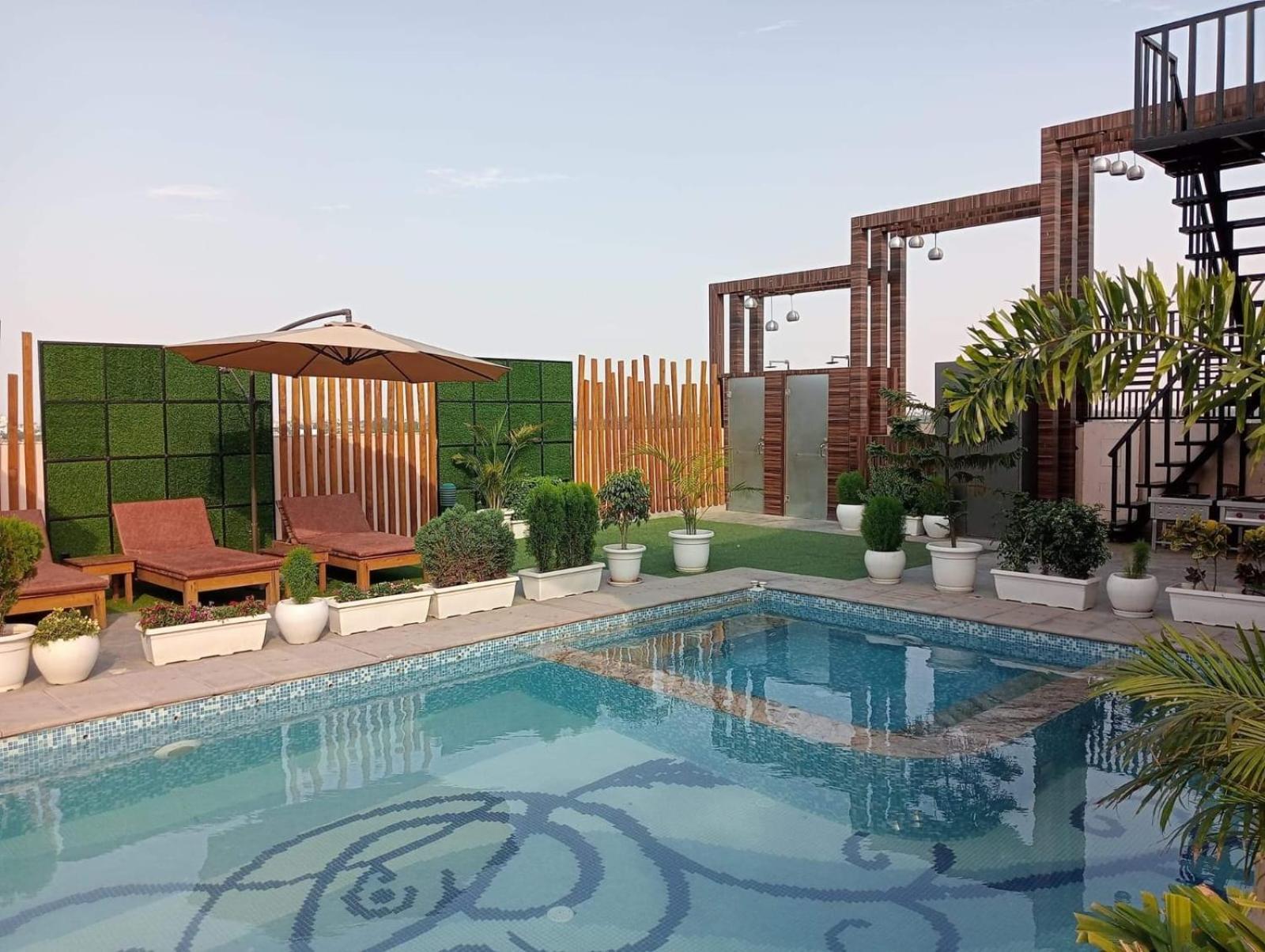 Prime Land Hotel Varanasi Exterior photo